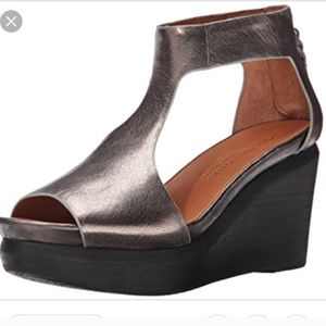 Gentle Soul Platform Sandals